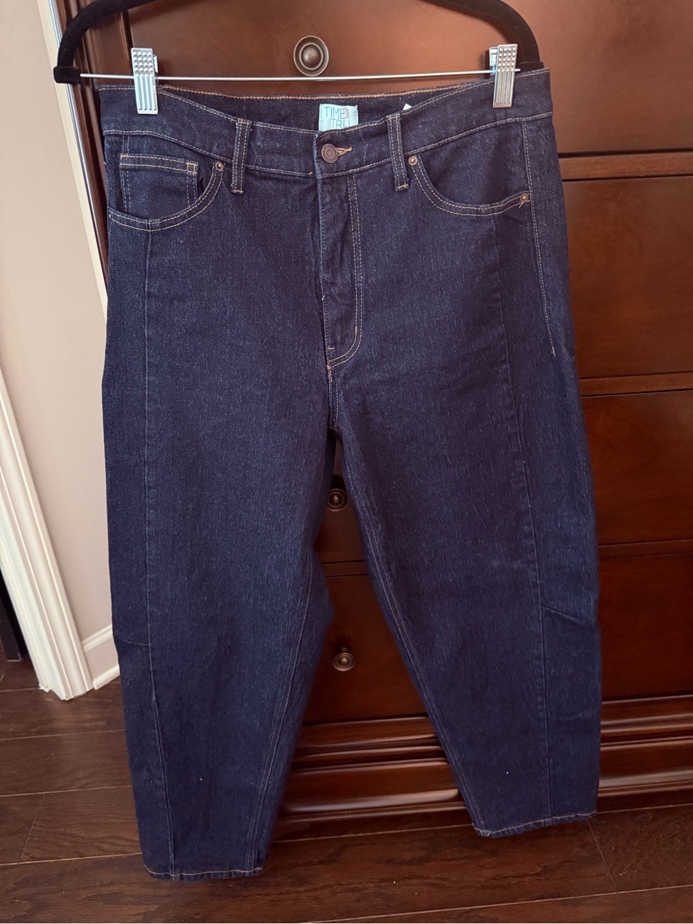 Time and Tru Women's Relaxed Fit Barrel Dark Blue Jeans